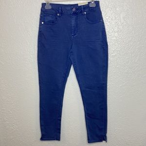 Brand new Maurices blue high-rise cropped jeans